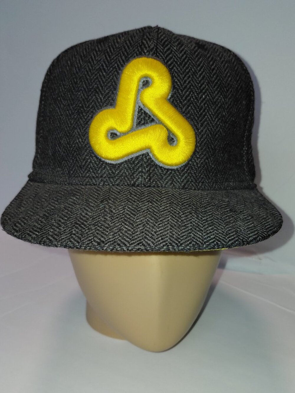 ReHab Grey Gray Tweed Snapback Hat Flat Fitty Yellow Brim